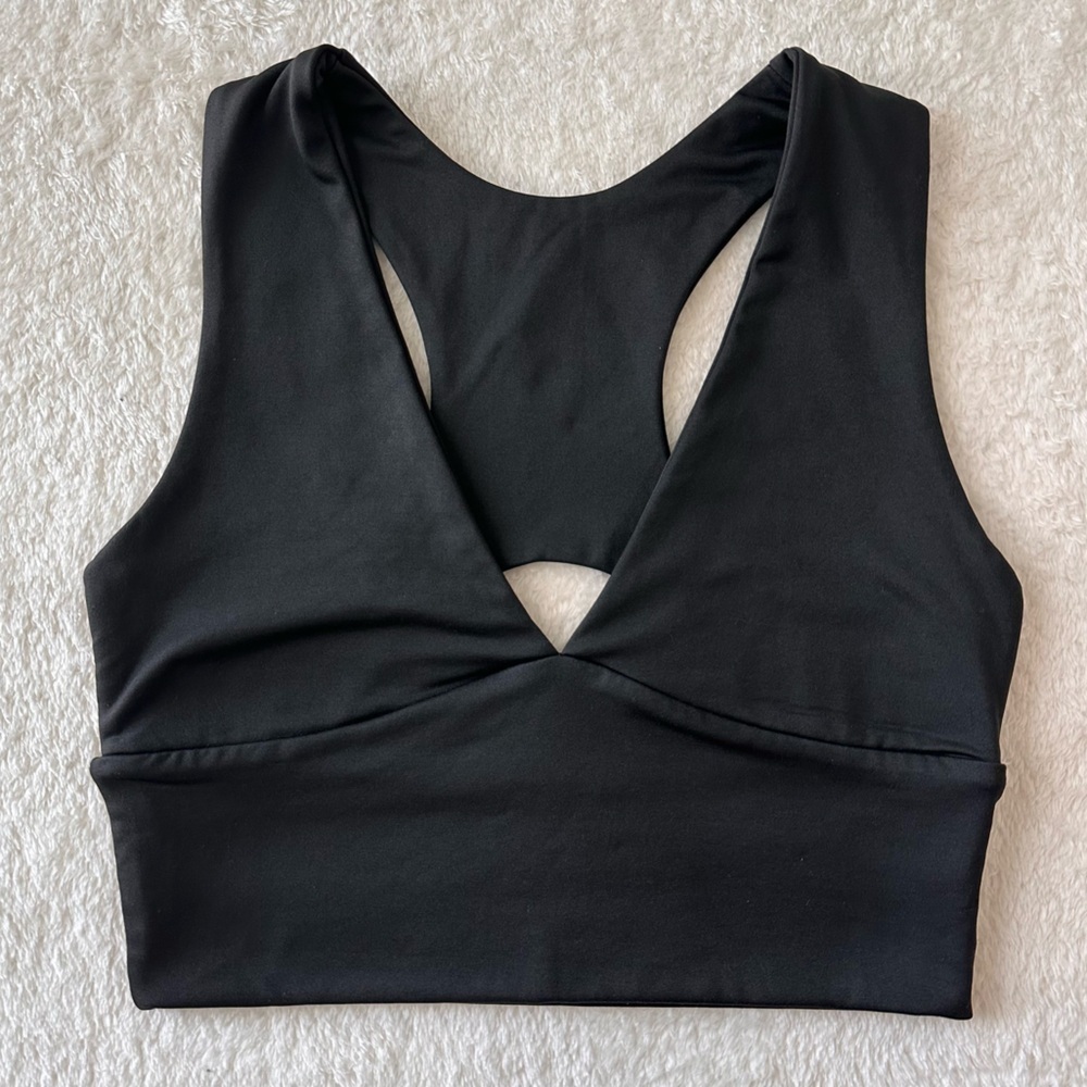 Aepebo Deep V Racer Back Cutout Crop Top